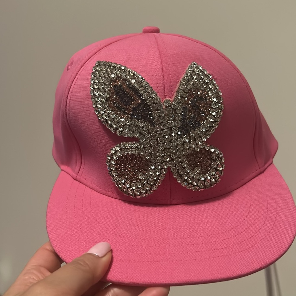 AREA EMBROIDERED CRYSTAL BUTTERFLY FITTED CAP OS NWT
